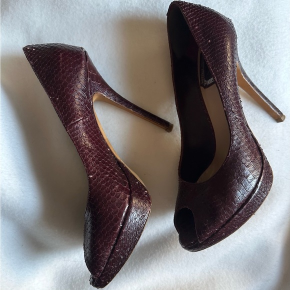 EUC Christian Dior Python Leather Peep Toe Pumps Heels Burgundy Wine 36 37 6-6.5 - Picture 3 of 9